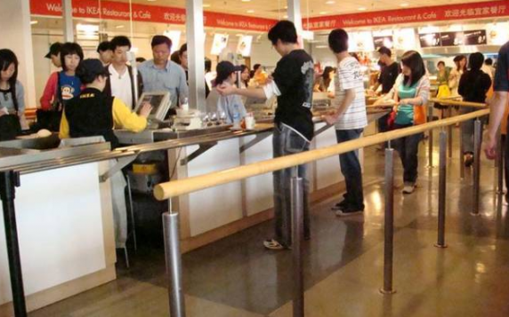 惊呆！大众自助餐最浪费的人竟不是顾客，而是老板！