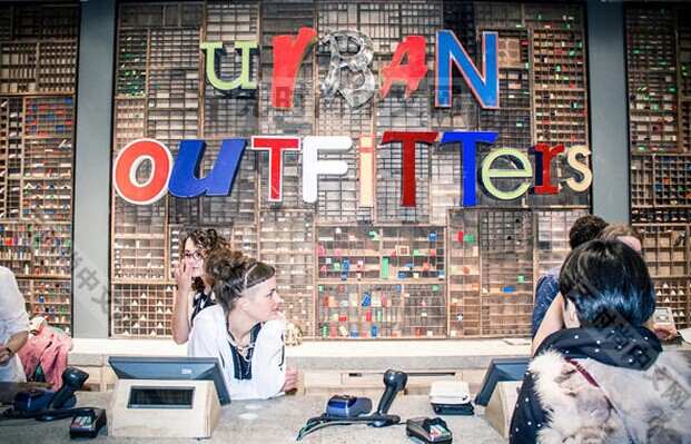 “时尚品牌+餐饮”融合风来临，这些小手段或许值得借鉴