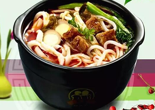 15年凭借一碗土豆粉开近千家店，秘诀是什么？|餐饮界