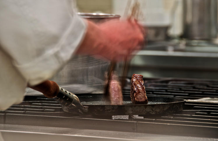 为何日本餐饮业总是比中国快？|餐饮界