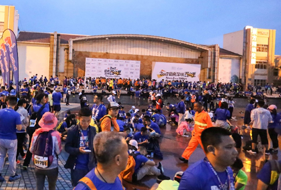 2017深圳百公里，他放下工作带着高管去山里捡垃圾