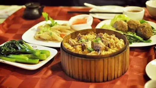 为啥开一家店很赚钱，开三家店反倒不赚钱了？