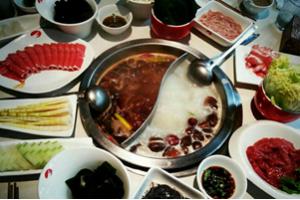 真相| 出问题的海底捞 可不是一家简单的火锅店！|餐饮界