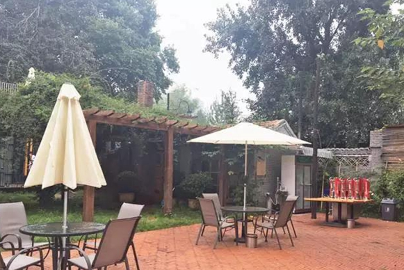 装修砸了一千多万的文艺餐厅！第二个月就盈利？