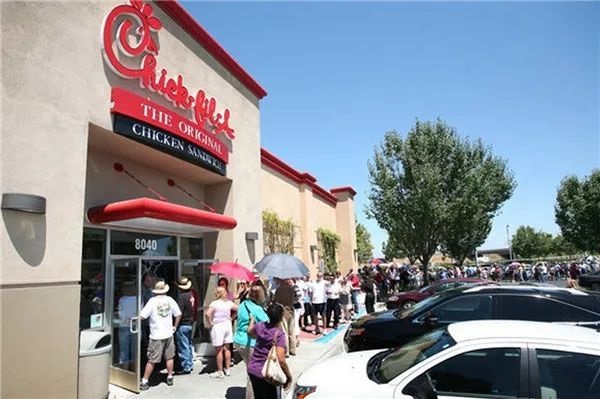 单店营收是肯德基的3倍，满意度远超麦当劳、汉堡王，它凭的啥？|优评