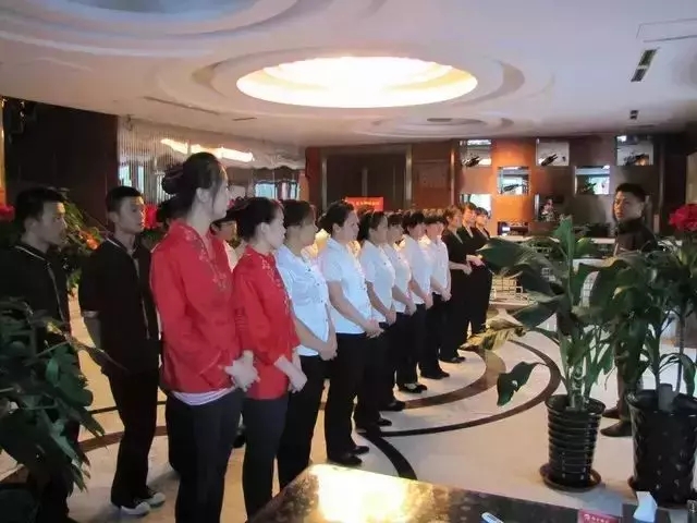 餐厅开例会把握这3点，让你的员工整天跟打鸡血一样|餐饮界