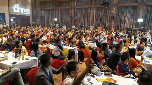 安小餐自热便利餐企叮咚礼品采购千人峰会遭疯抢|餐饮界