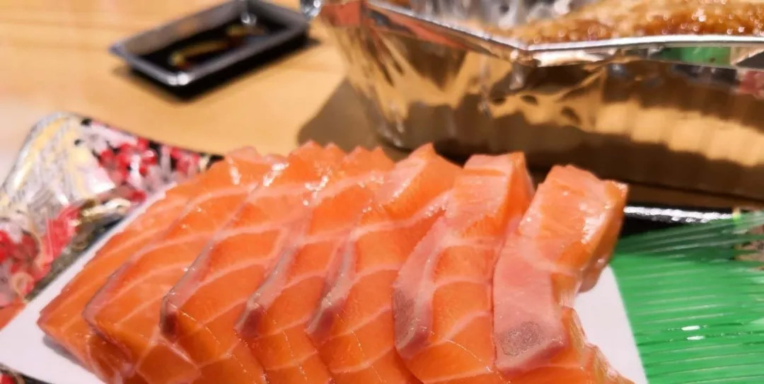 “猝死”的“寿司之神”， 又一个踩到“红线”的网红！ | 餐见|餐饮界