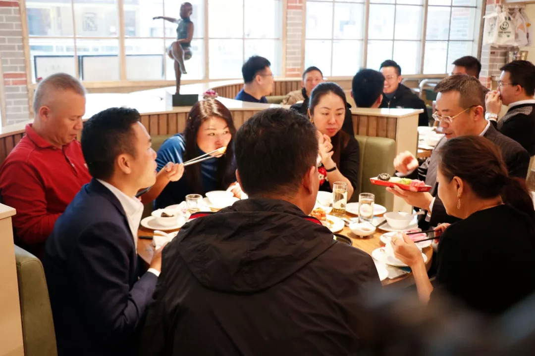 我们研究了100家餐厅：发现生意好的都有20个特征！|餐饮界