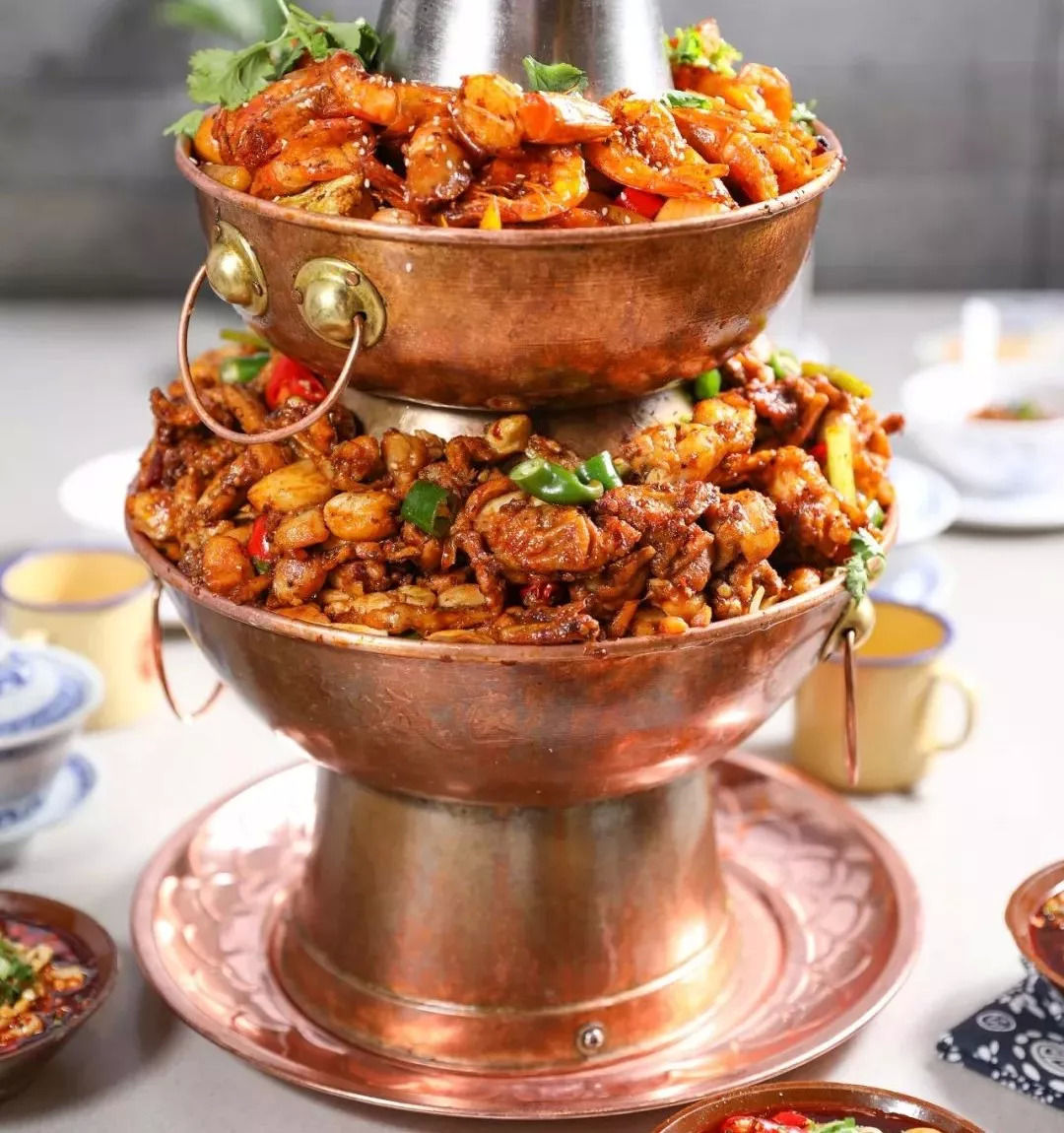  一条街上5家店，牛蛙餐厅到底是跟风还是“跟疯”？|餐饮界