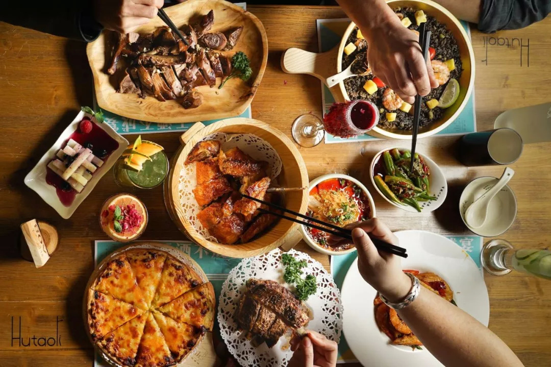 麻辣烫、炒冰在国外都火了，国际化浪潮中的中餐腰板更硬了！ | 餐见