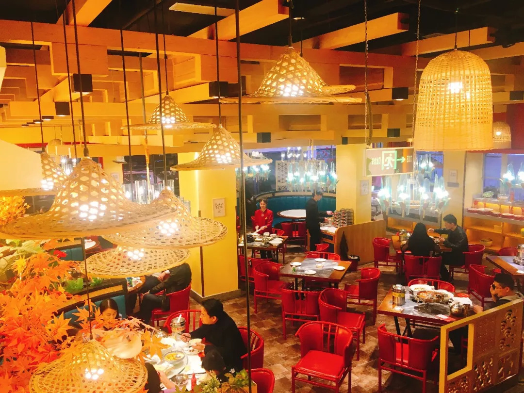 百年品牌万里挑一，长期主义赛道上虽不拥挤却步步高手过招！|餐饮界