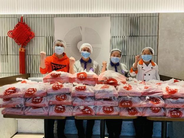 疫情当前，餐饮企业如何“救人”与“自救”？|餐饮界