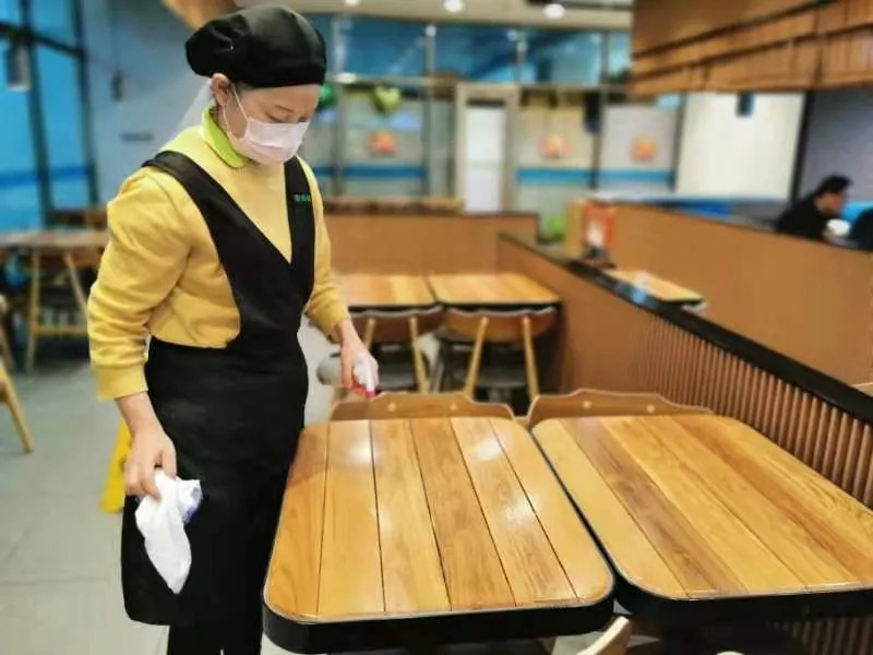 挺过去，活下来！餐饮的春天还远吗？|餐饮界