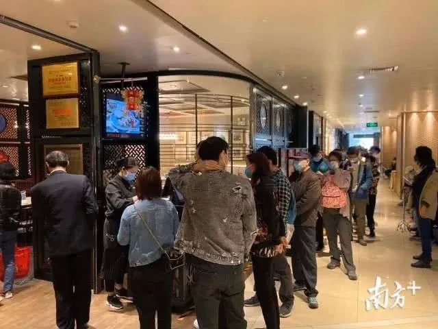 大家都在期待的“报复性消费”，究竟什么时候来？|餐饮界