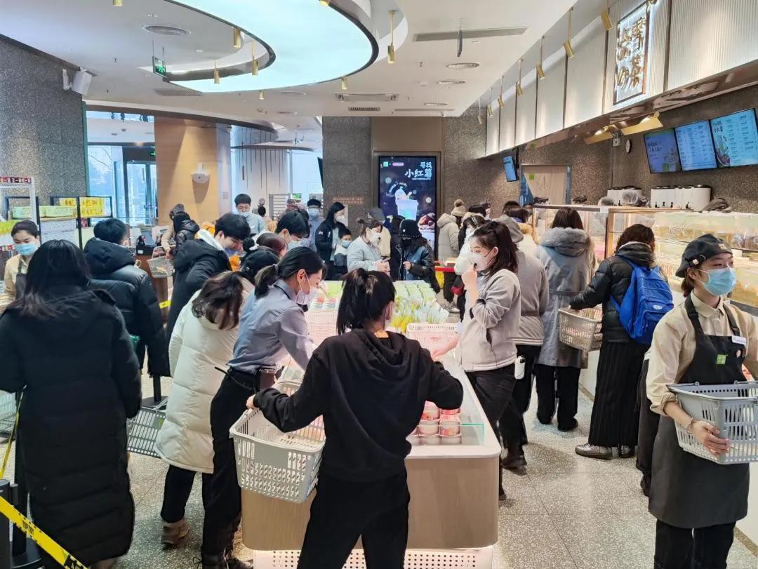 奈雪哈尔滨单店日营收40万刷新纪录，店员开工喜提奖金万余元