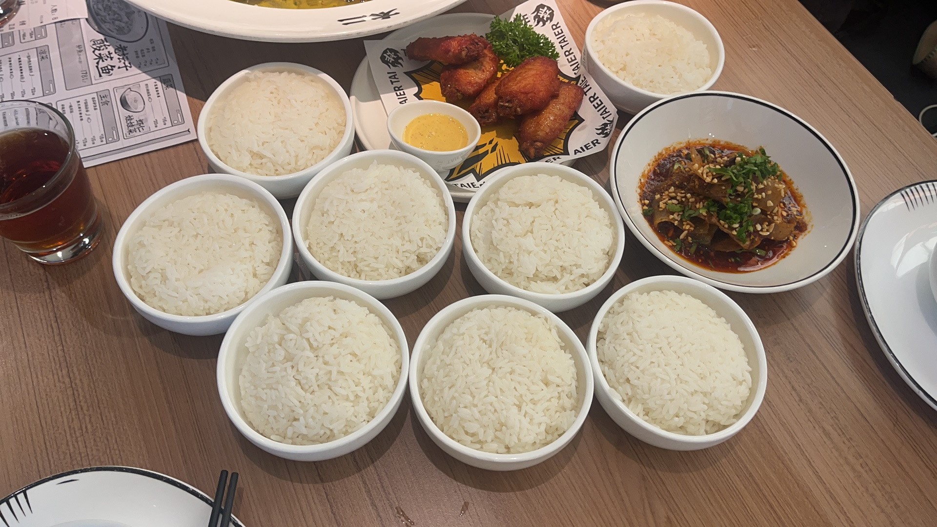 靠一碗米饭破局，底层逻辑是什么？