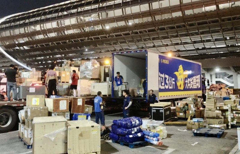 精准对接需求，德邦快递全流程助力参展商亮相第136届广交会