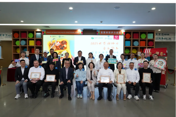 以鱼为媒，为爱筑梦：天蕴三文鱼以天山至味，暖沪上童心|餐饮界