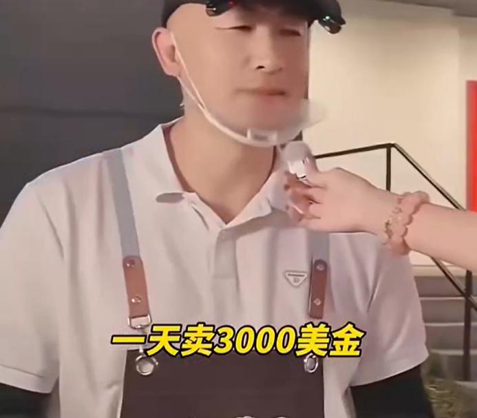 海外卖铁板鱿鱼日入3000美元,中餐出海,这次轮到了“草根”